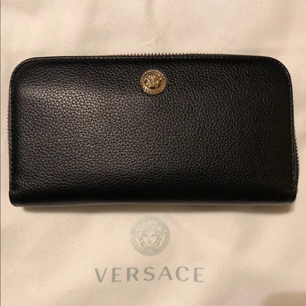 Black leather Versace zip wallet